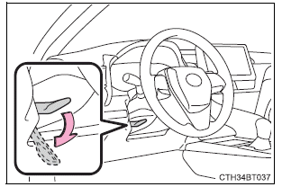 Adjusting the steering wheel and mirrors