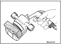 Rear disc brake